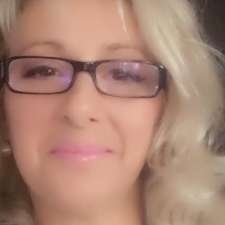 Helen Curzi Coiffeuse Indépendant | 2 Boulevard Saint-Jean-Baptiste #755, Mercier, QC J6R 1G1, Canada