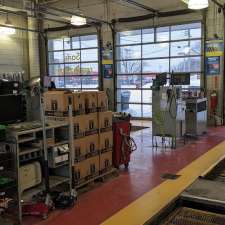 M. Lube + Pneus | 2975 Rue du Marché, Dollard-des-Ormeaux, QC H9B 3M2, Canada