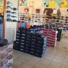 Chaussures Pop | 1200 Rue Édouard Dufour, Plessisville, QC G6L 5S2, Canada
