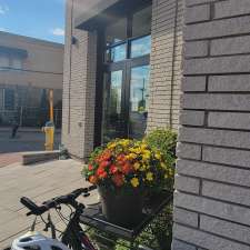 Jacobsons | 103 Beechwood Ave., Ottawa, ON K1M 1L4, Canada