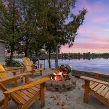 LakeSide Cottage | 164 N Beaver Lake Rd, Erinsville, ON K0K 2A0, Canada