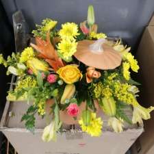 Sally Florist Chilliwack | 9590 Young Rd, Chilliwack, BC V2P 4T1, Canada