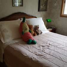 Burken Bed & Breakfast | 14257 County Rd 2, Brighton, ON K0K 1H0, Canada