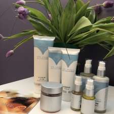 Lash Out Plus | 152 Sweetvalley Dr, Orléans, ON K4A 1A3, Canada