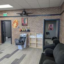 Mullets Barber Shop, Penhold Alberta | 9 Hawkridge Blvd, Penhold, AB T0M 1R0, Canada