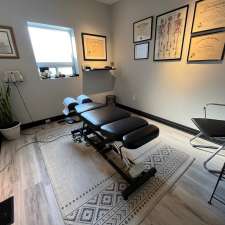 Family Chiropractic Centre (Dr. Krupa Bhatt) | 1485 Main St W, Hamilton, ON L8S 1E1, Canada