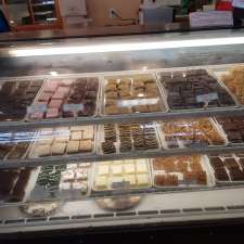 McBuns Pizza, Subs, Donairs & More | 122 Shediac Rd, Moncton, NB E1A 2R9, Canada