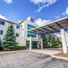 Motel 6 Toronto West - Burlington - Oakville | 4345 N Service Rd, Burlington, ON L7L 4X7, Canada