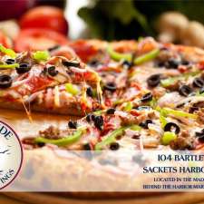 Lakeside Pizza & Wings | 9503, 104 Bartlett Rd, Sackets Harbor, NY 13685, USA