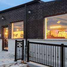 Sutha's Pizza Bar & Grill | 79 E Davis St, Trenton, ON K8V 4K9, Canada