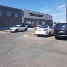 Giant Tiger | 6877 Boulevard Newman, LaSalle, QC H8N 3E4, Canada