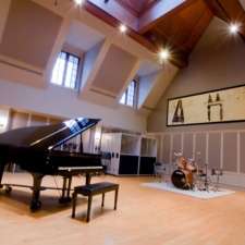 ARMOURY STUDIOS | 1688 W 1st Ave #202, Vancouver, BC V6J 1G1, Canada