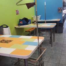 Southdown Coin Laundry (Open 24 hours) | 1375 Southdown Rd, Mississauga, ON L5J 2Z1, Canada