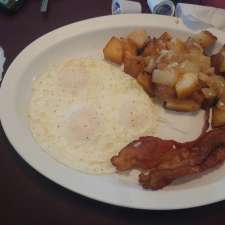 Flapjacks Family Restaurant | 58 Queen St N, Tilbury, ON N0P 2L0, Canada