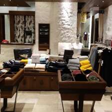 Aritzia | 900 Maple Ave, Burlington, ON L7S 2J8, Canada