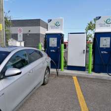 Circuit électrique Charging Station | 2043 Ave Saint-Jean-Baptiste, Québec City, QC G2E 2J7, Canada