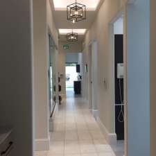 Central Burlington Dental Ofc: Dr Stan Dubickas, Dr Ron Yim | 760 Brant St #6, Burlington, ON L7R 4B7, Canada