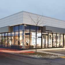 Roche Bobois | Quartier DIX30, 8440 Boulevard Leduc Local 40, Brossard, QC J4Y 0A5, Canada