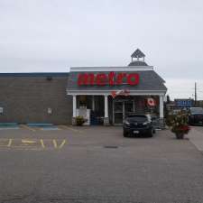 Metro | 28 Bay St, Barry's Bay, ON K0J 1B0, Canada