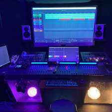 Studio Siks | 2 Nanette Crescent, London, ON N5X 3L7, Canada