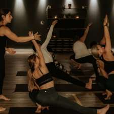 Idolem Hot Yoga Chaud | 1083 Bd du Curé-Labelle Local 201, Blainville, QC J7C 3M9, Canada