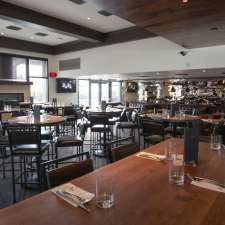 Earls Kitchen + Bar | 6339 200 St Unit 600, Langley City, BC V2Y 1A2, Canada