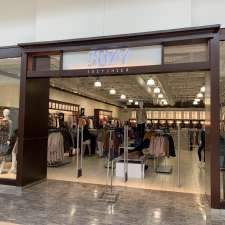 Suzy Shier | Le Château | 5401 Bd des Galeries Unit # 255 / 256, Québec City, QC G2K 1N4, Canada