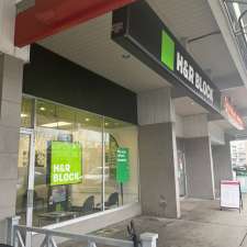 H&R Block | 2389 W 4th Ave, Vancouver, BC V6K 1P2, Canada