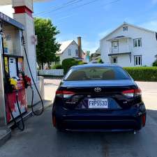 Petro-Canada et Lave-Auto | 101 Rue St Jean Baptiste, Baie-Saint-Paul, QC G3Z 1M7, Canada