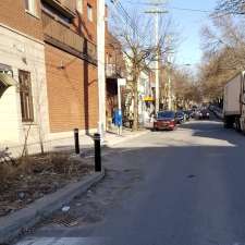 Electric Circuit Charging Station | 5110 Rue Chambord, Montréal, QC H2J 3N5, Canada