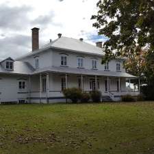 Presbytère catholique Saint-Arsène | 102 Rue Principale, Saint-Arsène, QC G0L 2K0, Canada