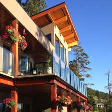 Pineacre on the Lake | 7220 Highway 97 South, Peachland, BC V0H 1X9, Canada