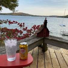 A Summerhouse, Chemin de la Belle Plage, Blue Sea | 6 P’tit, Chemin de la Belle Plage, Blue Sea, QC J0X 1C0, Canada