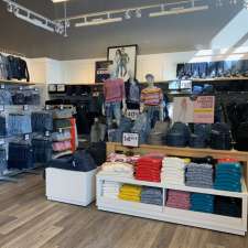 GAP Entrepôt | 582 Chemin de Touraine #204, Boucherville, QC J4B 8S5, Canada