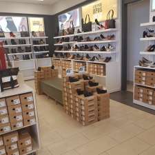 Yellow Shoes | 4605 Boulevard de l'Auvergne, Québec, QC G2C 1H7, Canada
