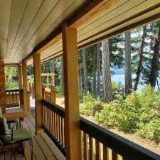 Lognest Retreat | 1001 Gladstone Way, Denman Island, BC V0R 1T0, Canada