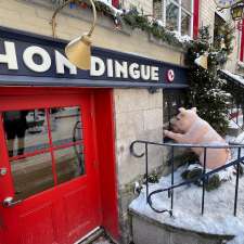 Le Petit Cochon Dingue | 24 Bd Champlain, Québec, QC G1K 4H7, Canada