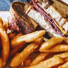 Riverdale Family Restaurant | 360 Springbank Dr, London, ON N6J 1G5, Canada