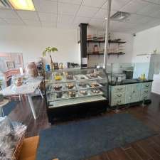 Crumb Coat Bake Shoppe | 1398 Gordon St Unit 5, Guelph, ON N1L 1C8, Canada