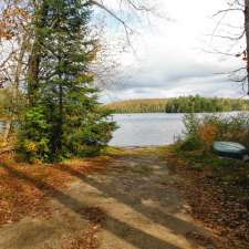 Colbourne Lake Baot Lauch | 1154 Moraine Dr, Tory Hill, ON K0L 2Y0, Canada