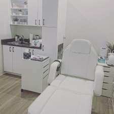 Flossed Dental Hygiene Clinic With Tamarin Wood RDH | 6080 McLeod Rd, Niagara Falls, ON L2G 7T4, Canada