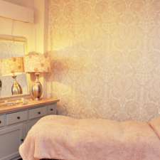 Dr Suzanne Leaf Cosmetic Clinic | 189 Elm St, St Thomas, ON N5R 5C4, Canada