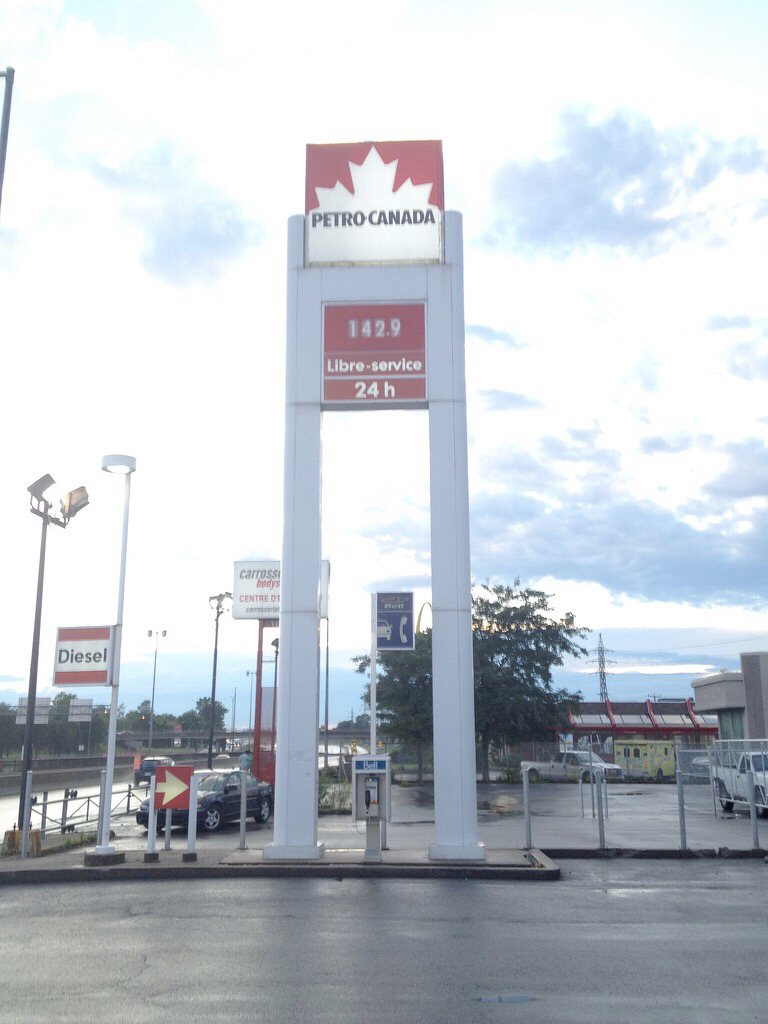 Petro-Canada | 995 Boulevard Montréal-Toronto, Dorval, QC H9S 1A2, Canada | Phone: (514) 631-8763