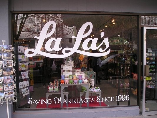 LaLas in the Cove | 4381 Gallant Ave, North Vancouver, BC V7G 1L1, Canada | Phone: (604) 924-2016