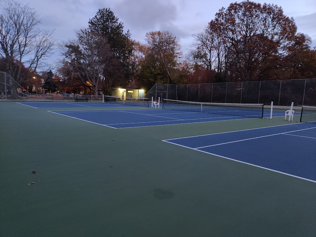 Beacon Hill Tennis Courts | Nursery Rd, Victoria, BC V8V, Canada | Phone: (250) 361-0356