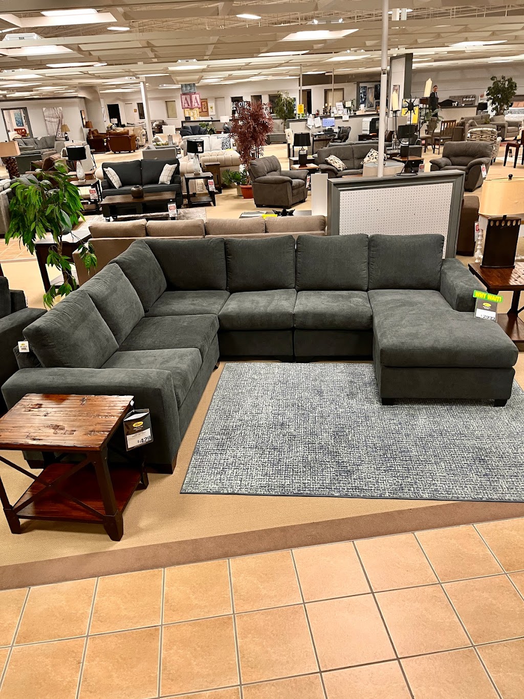 Leons Furniture | 2730 Princess St, Kingston, ON K7P 2W6, Canada | Phone: (613) 384-2418