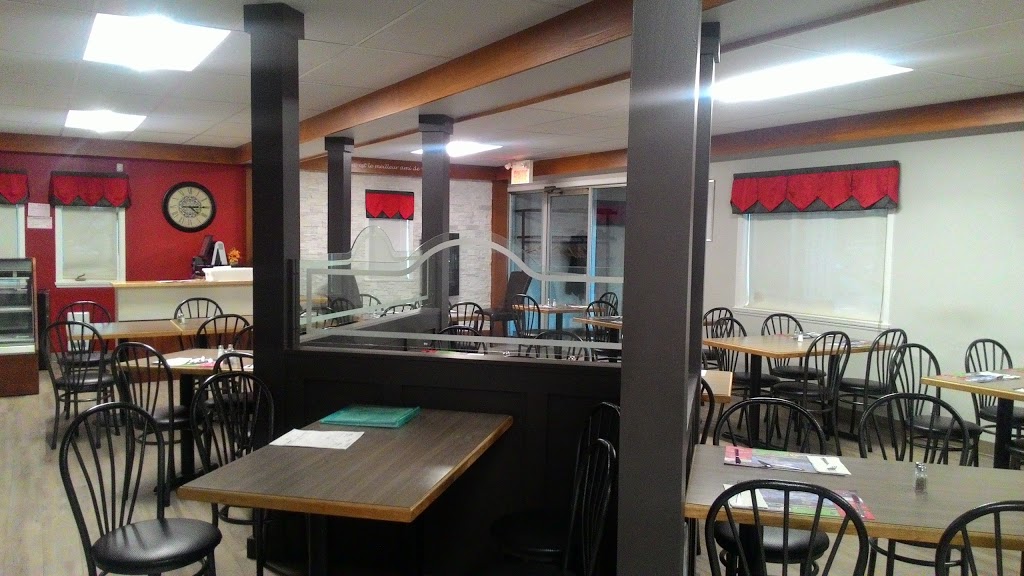 Bono pizzeria restaurant | 152 Boulevard Bégin, Sainte-Claire, QC G0R 2V0, Canada | Phone: (418) 883-2258