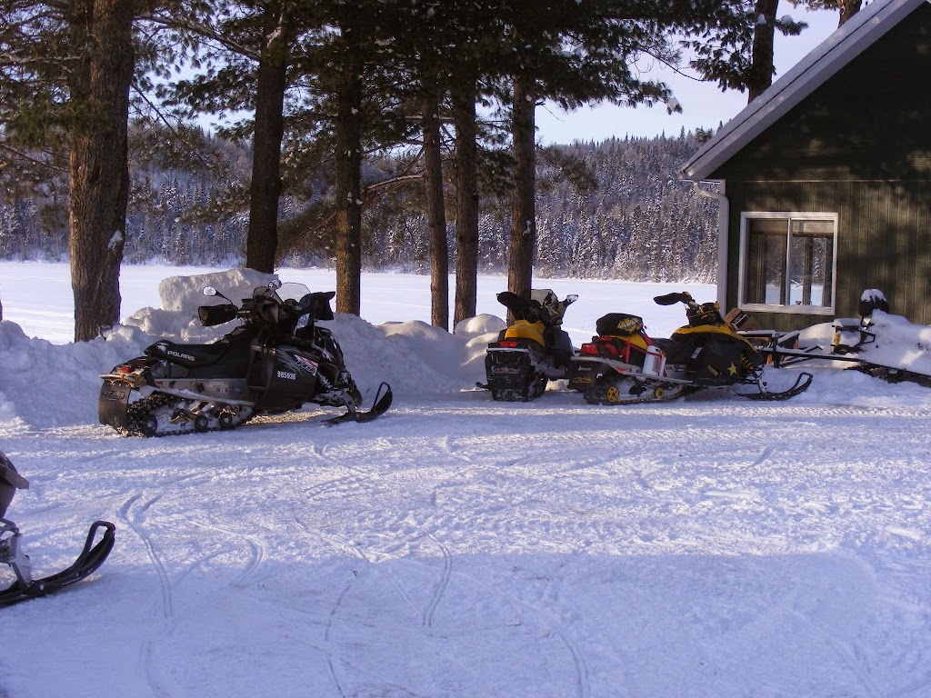 Pourvoirie Le Goeland | 2050 Chem. du Lac Édouard, Lac-Édouard, QC G0X 3N0, Canada | Phone: (819) 653-2006