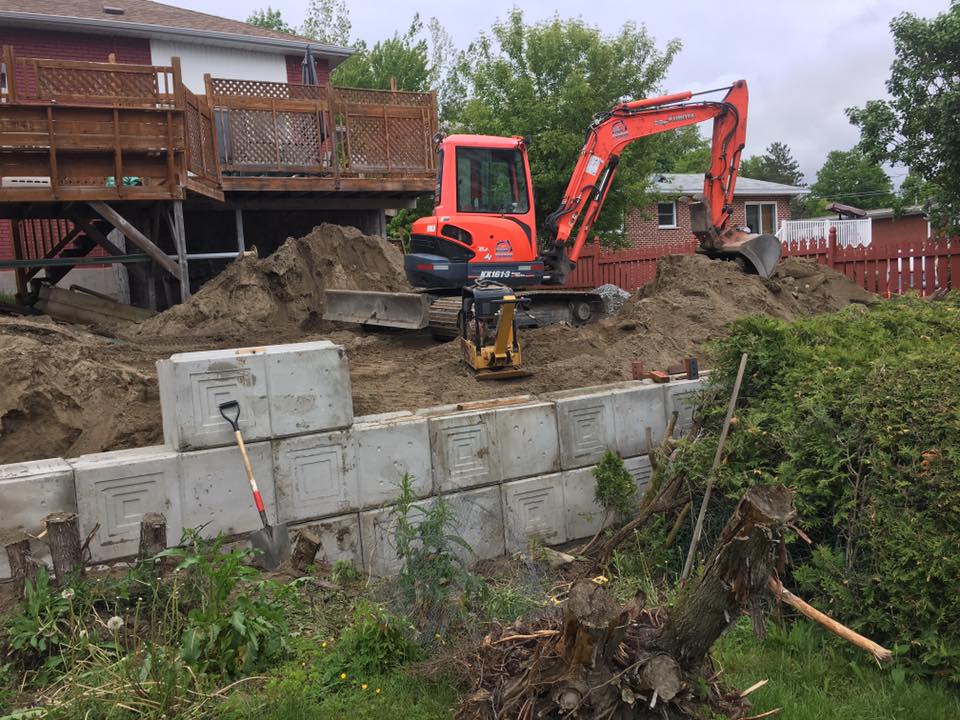 Excavation G. Bergeron | 138 Rue Principale N, Windsor, QC J1S 2E2, Canada | Phone: (819) 574-3444