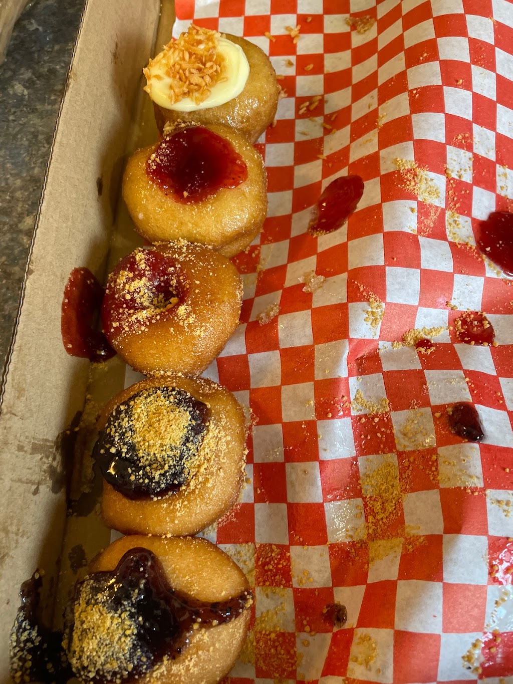 Dockside donuts | 99 Government Wharf Rd Trlr 1, Eastern Passage, NS B3G 1M4, Canada | Phone: (902) 217-7112